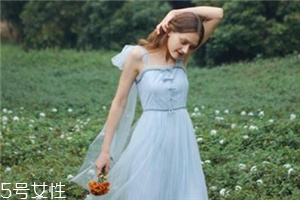 小個子女生穿什么裙子好看？小個子女生穿搭技巧