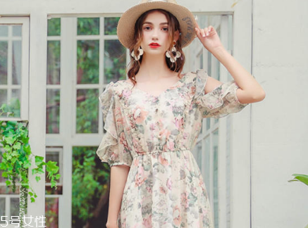 小個子女生穿什么裙子好看？小個子女生穿搭技巧