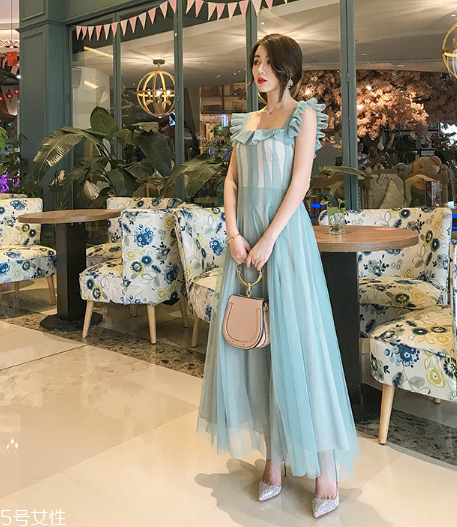2018夏天流行什么顏色？2018夏天最火的衣服顏色
