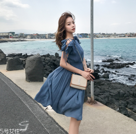 皮膚黃穿什么顏色顯白？適合黃皮女生的衣服顏色