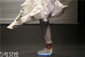 simulation發光鞋真假鑒定 simulation發光鞋真假辨別方法