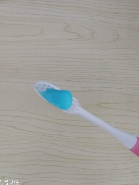 中華和黑人美白牙膏哪個好 三個國內熱門美白牙膏對比評測