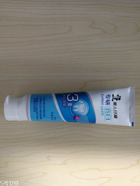 中華和黑人美白牙膏哪個好 三個國內熱門美白牙膏對比評測
