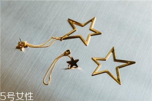 耳環一般多少克一對？耳環常見克數