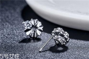 耳釘什么材質的好？耳釘買什么材質好？