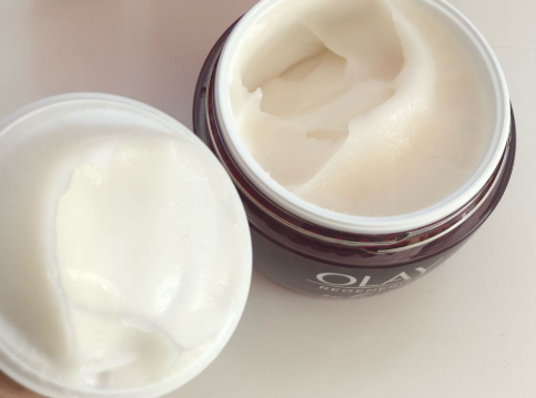 olay空氣霜怎么樣？olay空氣霜搓泥嗎？
