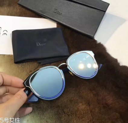 太陽鏡是玻璃鏡片嗎？太陽鏡鏡片是玻璃的嗎？