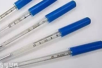 體溫計能放嘴巴里嗎？體溫計是放嘴巴里測嗎？