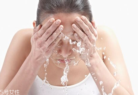 敏感肌可以用水楊酸嗎？水楊酸適合敏感肌嗎？