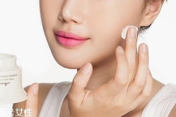 干皮為什么容易脫妝？干皮容易脫妝怎么辦？