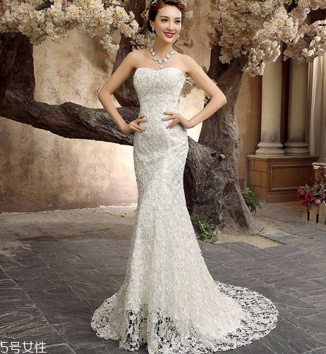 婚紗后面的帶子怎么系？婚紗后背綁帶系法