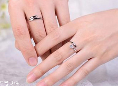 婚戒可以戴中指嗎？婚戒能戴在中指上嗎？
