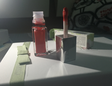 倩碧小方唇釉怎么樣？倩碧唇釉使用心得