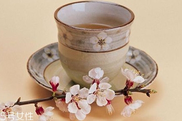 梅花可以泡水喝嗎？梅花泡水的功效