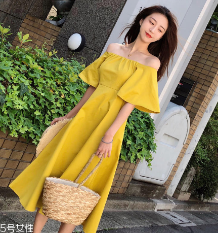 夏天穿什么顏色連衣裙好？夏天適合什么顏色連衣裙？
