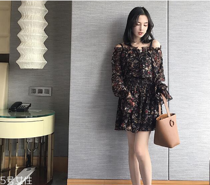 女生去海邊穿什么衣服？海邊度假怎么穿搭顯瘦？