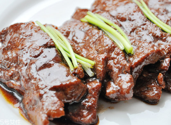 鹿肉和牛肉哪個好？鹿肉和牛肉哪個好吃些？