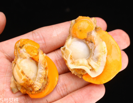 扇貝肉哪里不能吃？扇貝的月牙紅可以吃嗎？