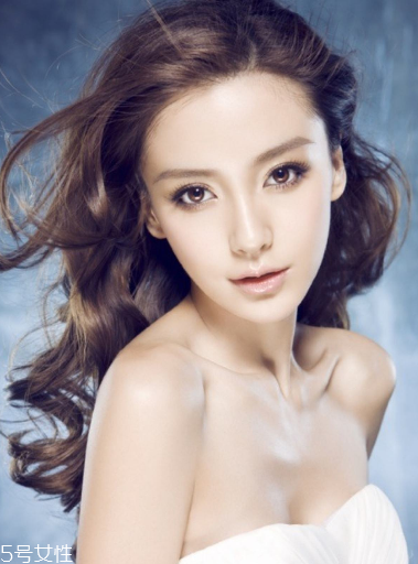 燙發不染色好看嗎？只燙不染也能美美的