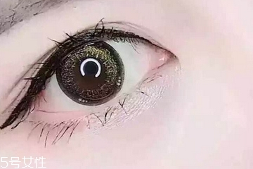 美瞳是日拋好還是年拋好 美瞳日拋和年拋各自的優點