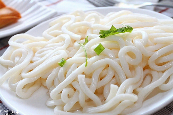 烏冬面熱量高嗎 是不會發胖的美食
