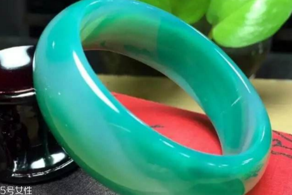 瑪瑙手鐲和玉鐲的區別 不要弄混淆