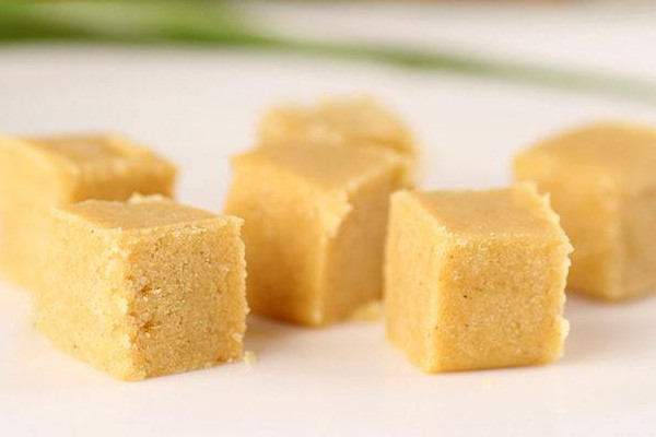 電烤箱怎么做綠豆糕？太黃或太綠的綠豆糕不要買(mǎi)