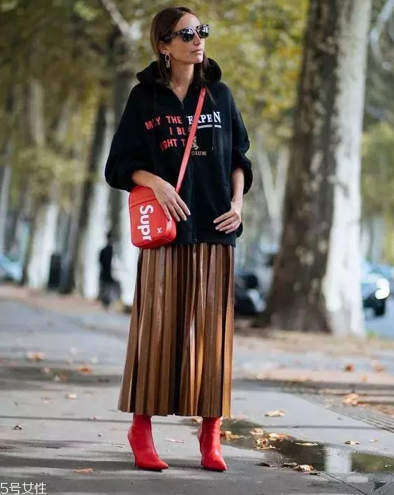 秋冬衛衣怎么穿好看 2018衛衣搭配女