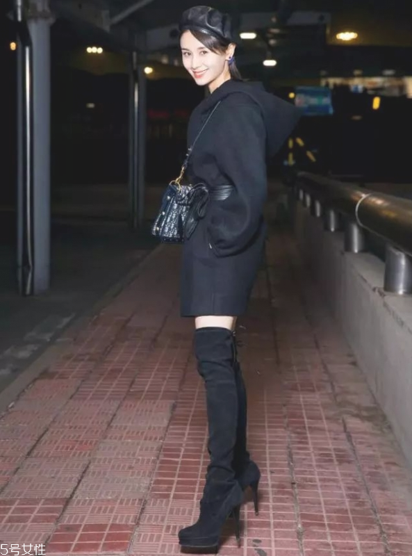 秋冬衛衣怎么穿好看 2018衛衣搭配女