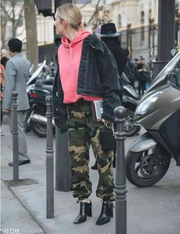 秋冬衛衣怎么穿好看 2018衛衣搭配女