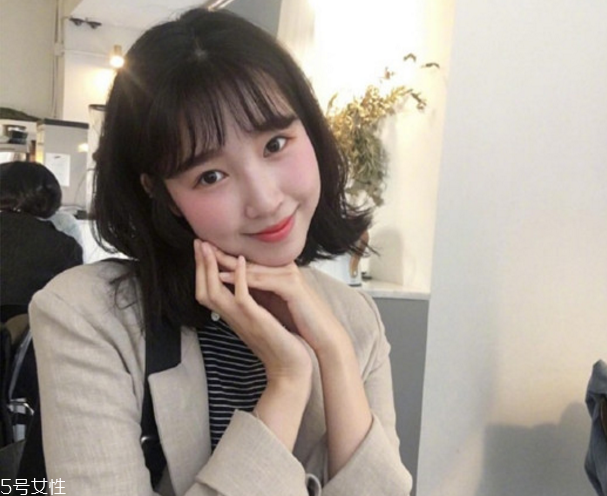 短發燙染什么樣的造型好看 不燙不染的女生短發發型