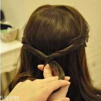 卷發扎什么發型好看 長卷發扎法教程