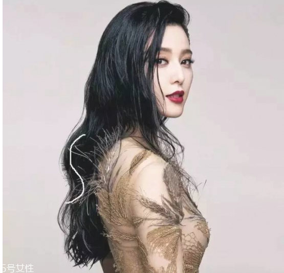 燙發怎么扎好看 最新長卷發扎法教程