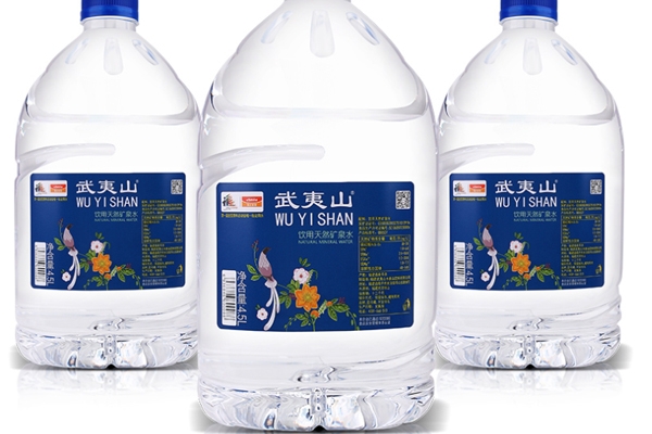 天然礦泉水和純凈水區別 天然礦泉水和純凈水哪個好