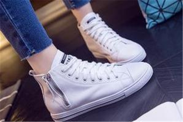 高幫小白鞋怎么搭配？高幫小白鞋搭配圖片