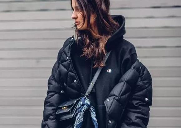羽絨服可以烘干嗎？羽絨服能用烘干機嗎？