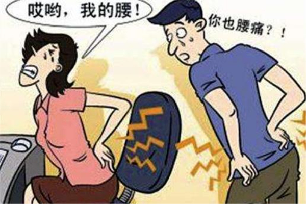脊椎側彎造成胸悶、背部疼痛
