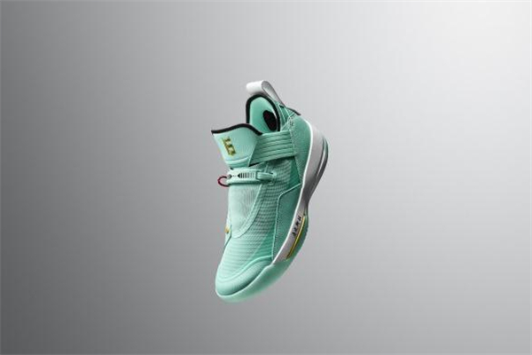 aj33 se郭艾倫配色多少錢 郭艾倫全新戰靴