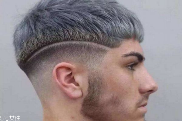 頭發少適合什么發型男 男生頭發稀少發型好看