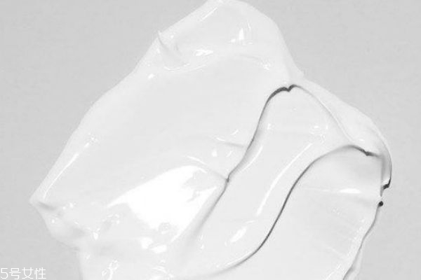 防護乳什么時候用 防曬與防護的區別