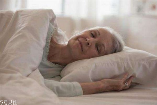 人不同階段對睡眠時(shí)間的要求有什么 如果睡眠時(shí)間達(dá)不到會怎么樣呢