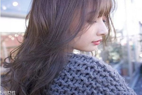 2019春夏發(fā)型趨勢(shì) 2019年中長發(fā)流行發(fā)型女