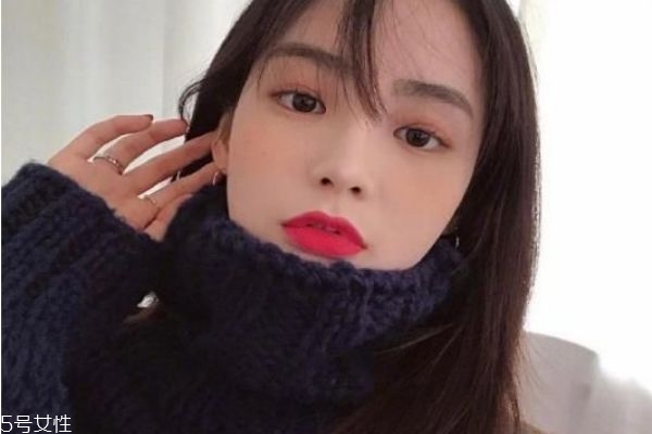 2019春夏發(fā)型趨勢(shì) 2019年中長發(fā)流行發(fā)型女