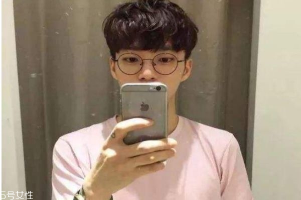 男生瓜子臉剪什么發型 男生剪什么發型好看圖