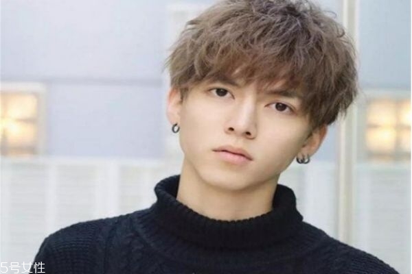 男生瓜子臉剪什么發型 男生剪什么發型好看圖