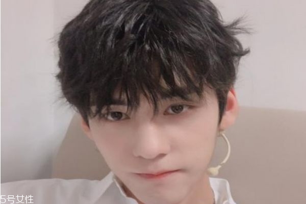 男生瓜子臉剪什么發型 男生剪什么發型好看圖