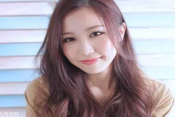 2019春夏發(fā)型趨勢(shì) 2019年中長發(fā)流行發(fā)型女