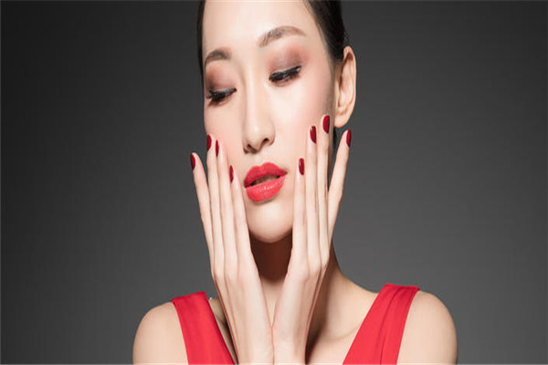 美甲可以保持多久 美甲應該怎么保養