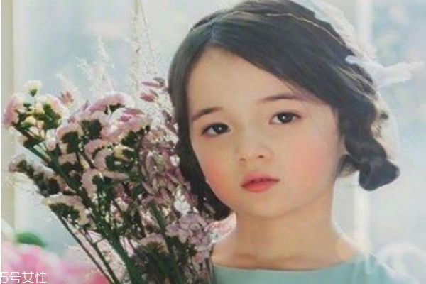 兒童女孩梳頭發的花樣 小女孩花式扎頭發步驟