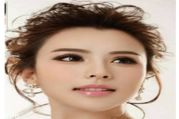 結(jié)婚時應該畫什么妝呢 新娘妝有什么講究嗎